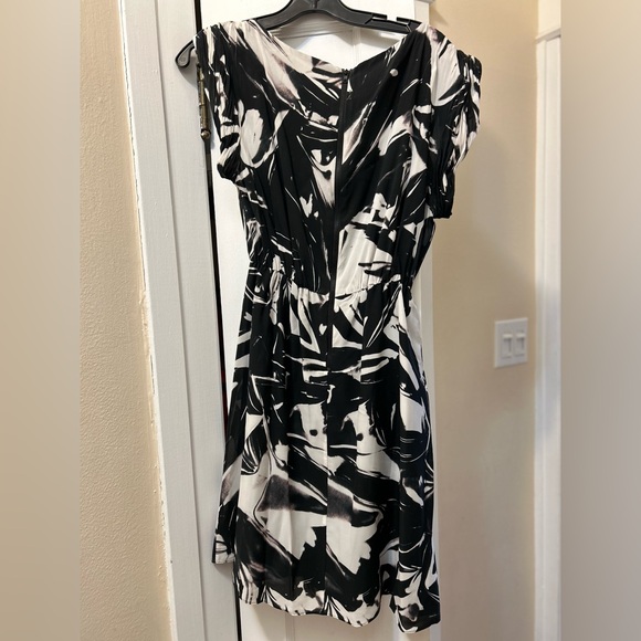 New Alice + Olivia silk dress - Picture 2 of 3